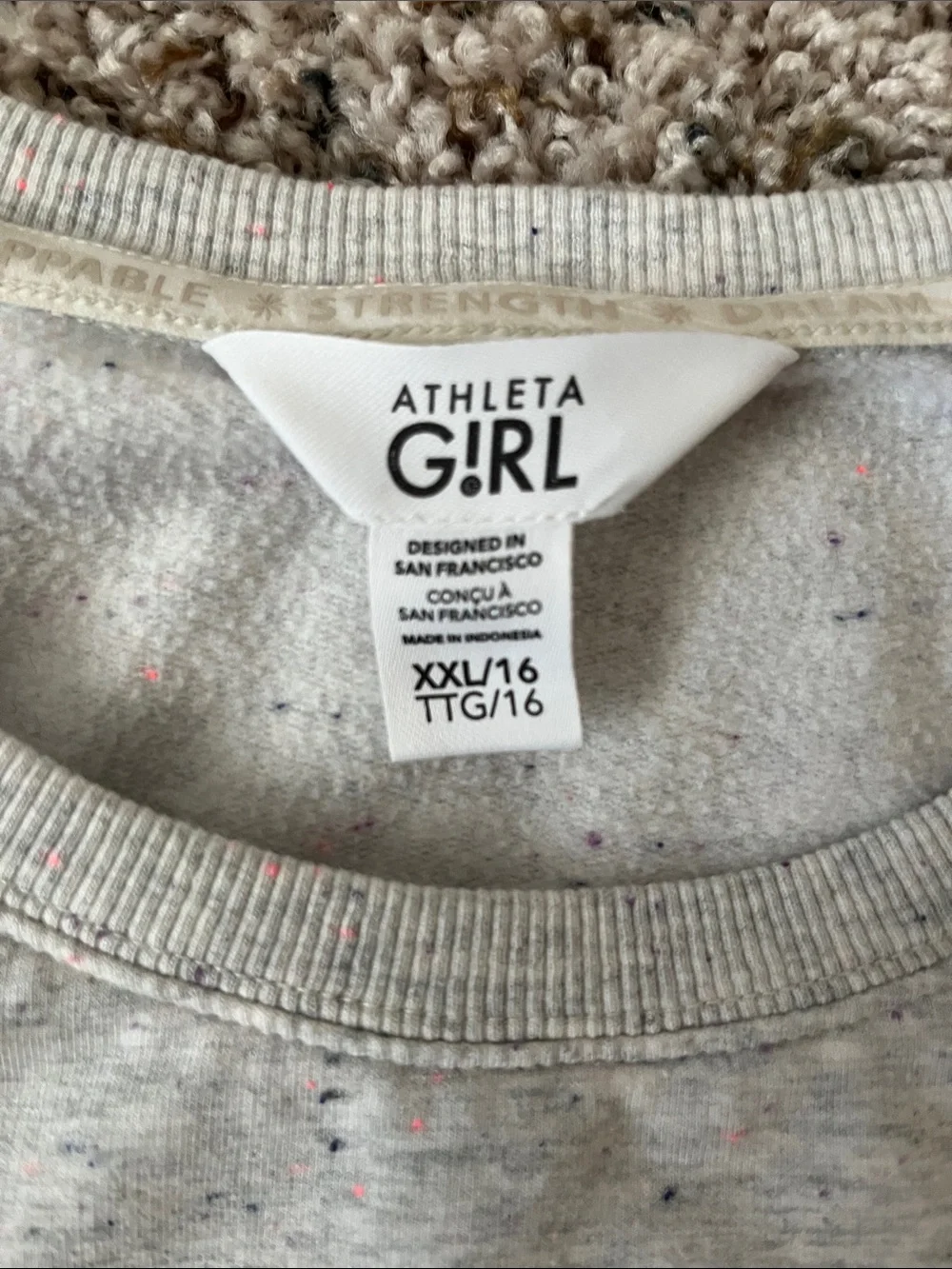 Athleta Girl sweatshirt with pockets. Sz XXL 16
